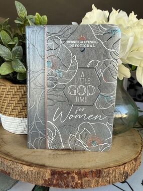 ✨NWT A Little God Time For Women Morning & Evening Devotional🩶